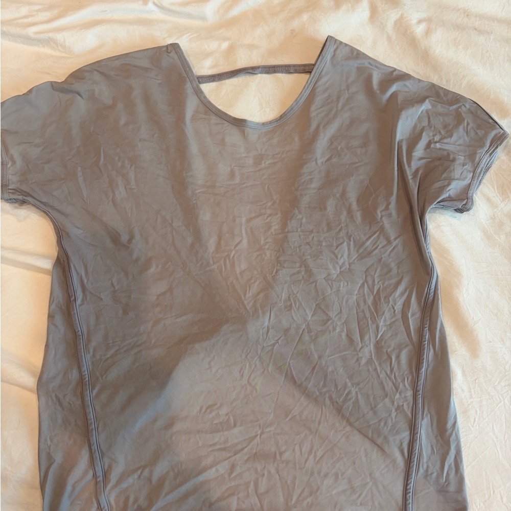 Lululemon twist back top - Picture 2 of 3